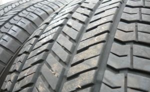 Predam 2 ks pneu 225/65 r17 letne Yokohama