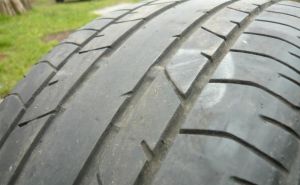 Predam 4 ks pneu 225/45 r17 letne Bridgestone