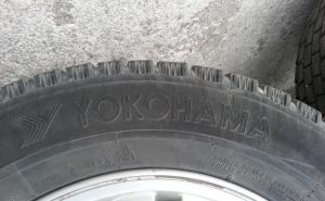 Predám ALU disky Hyundai 5x114,3 R16 a zimne pneu Yokohama