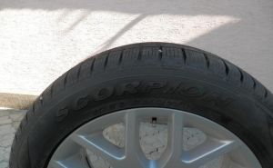 Pirelli 255/50 R19 107V + hlinikové disky bmw