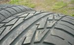 Predam 4 ks pneu 225/55 r17 letne Pirelli